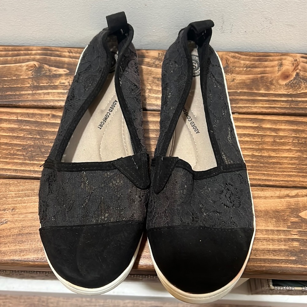 🌸 3 for $30 sale🌸 SO | black lace/faux suede slip-on shoes/sneakers